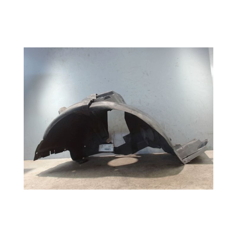 PARE-BOUE AVANT GAUCHE MERCEDES CLASSE C 2004-
