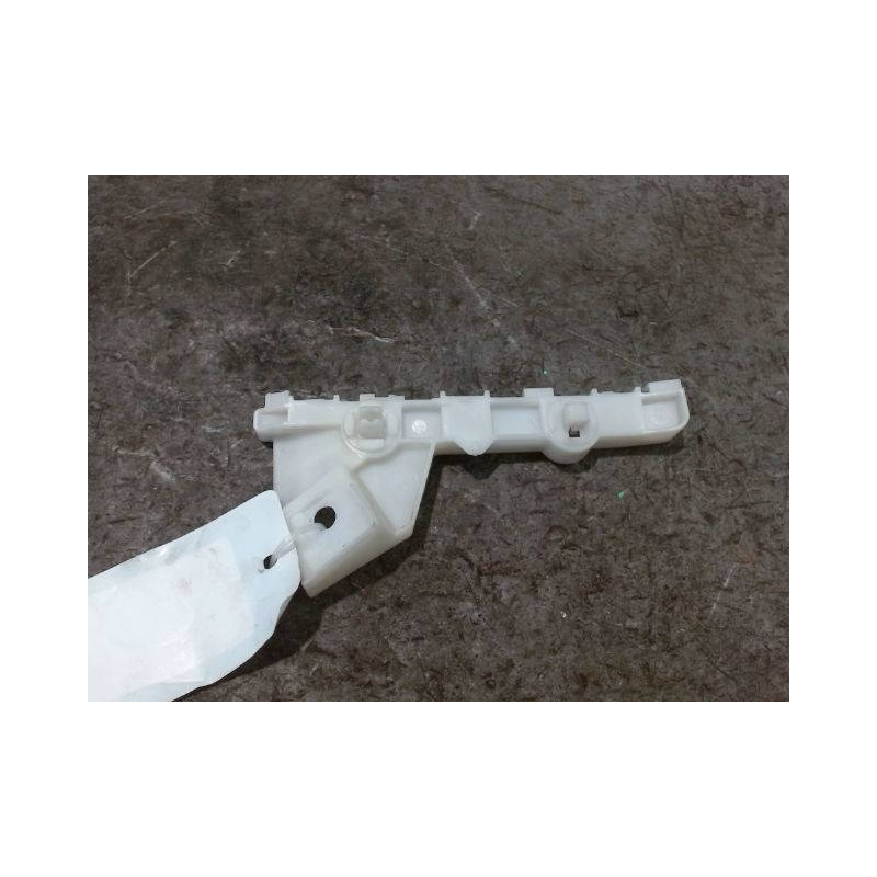 SUPPORT PARE-CHOC AVD MITSUBISHI SPACESTAR