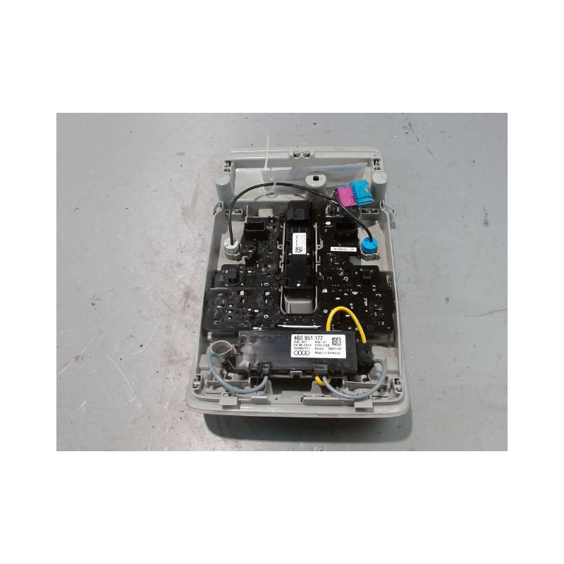 PLAFONNIER AUDI A6 AVANT ALLROAD 2001-