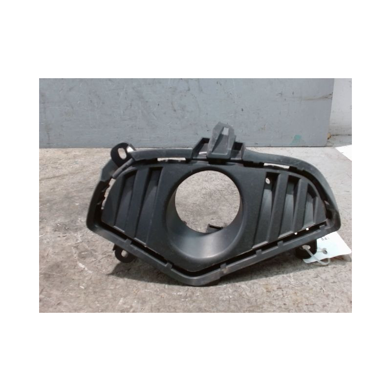 OBTURATEUR PHARE ADDITIONNEL PARE-CHOC AVG TOYOTA RAV4