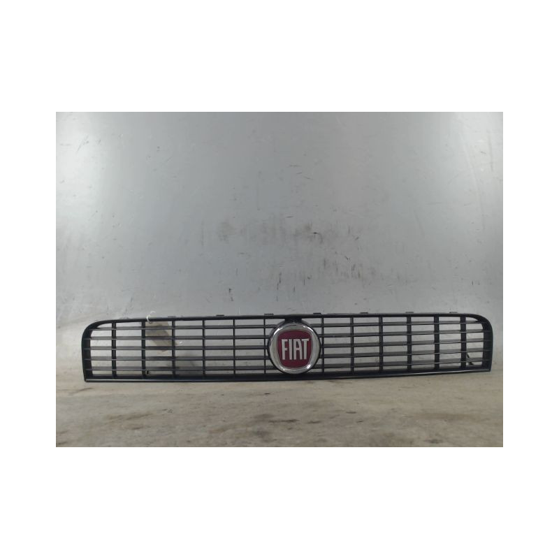 CALANDRE FIAT GRANDE PUNTO 2005-