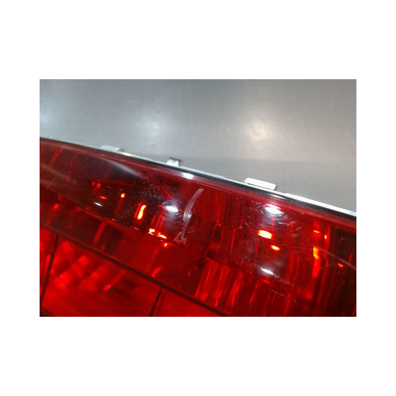 FEU BROUILLARD CENTRAL ARRIERE PEUGEOT 208