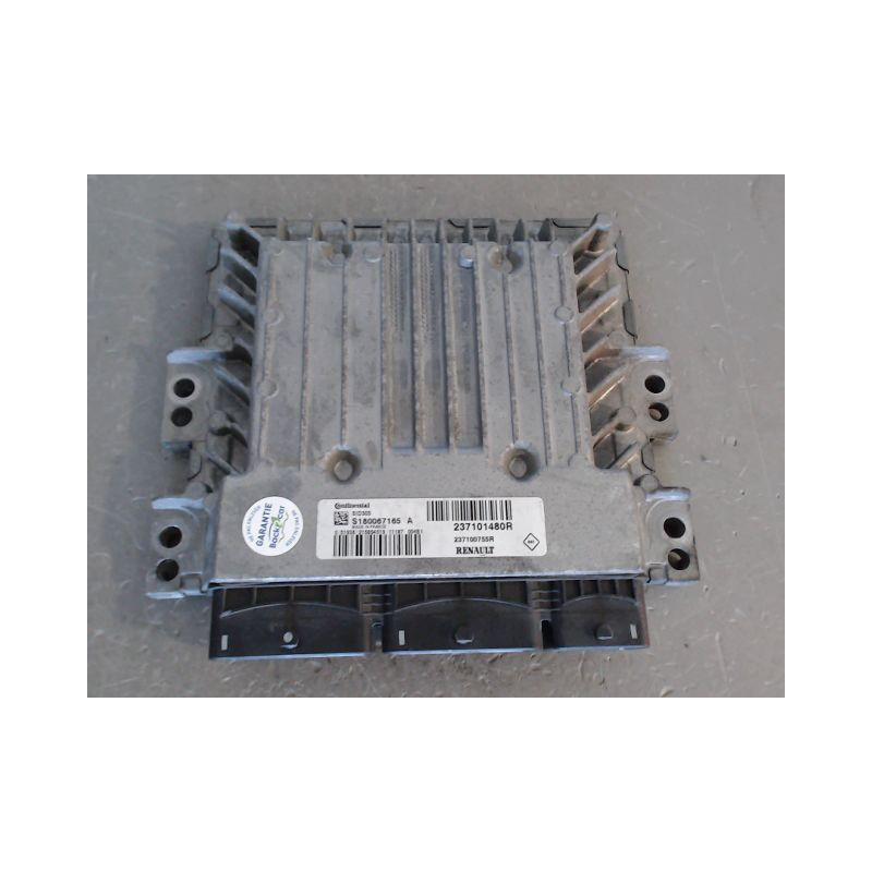 CALCULATEUR MOTEUR RENAULT CLIO