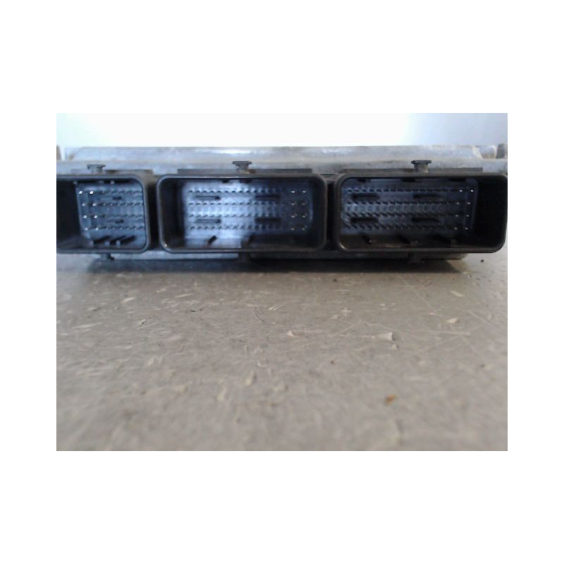 CALCULATEUR MOTEUR RENAULT CLIO