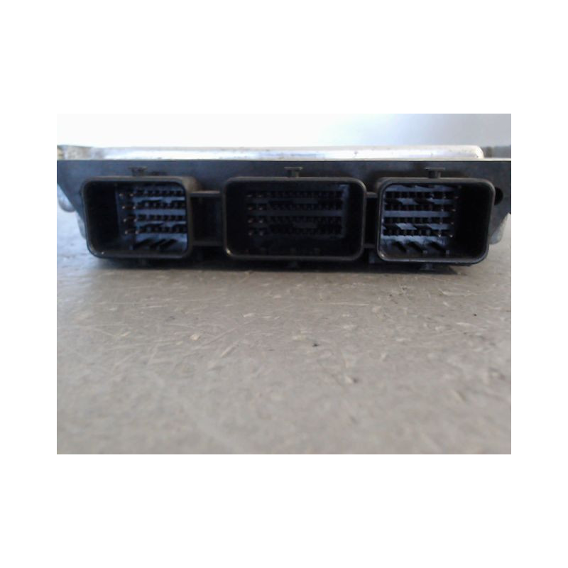 CALCULATEUR MOTEUR VOLVO S40