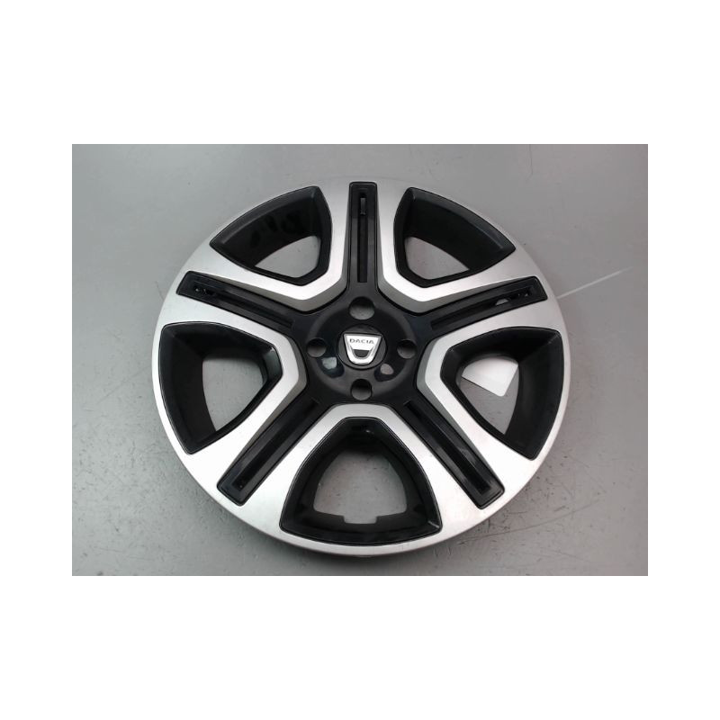 ENJOLIVEUR DE ROUE DACIA SANDERO II 2012-...
