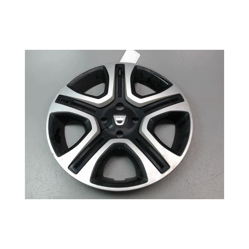 ENJOLIVEUR DE ROUE DACIA SANDERO II 2012-...