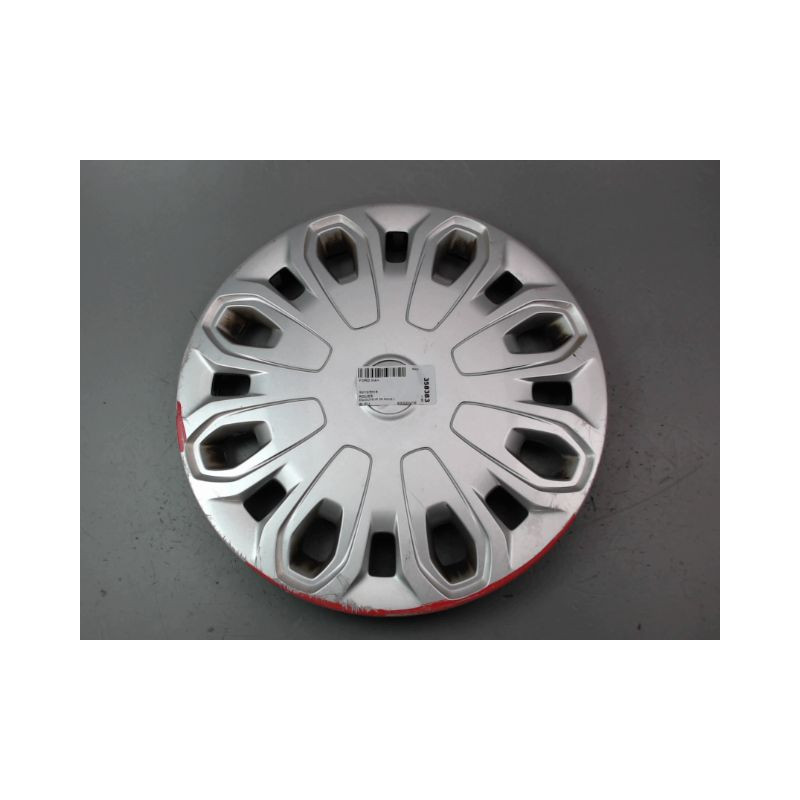 ENJOLIVEUR DE ROUE FORD KA+