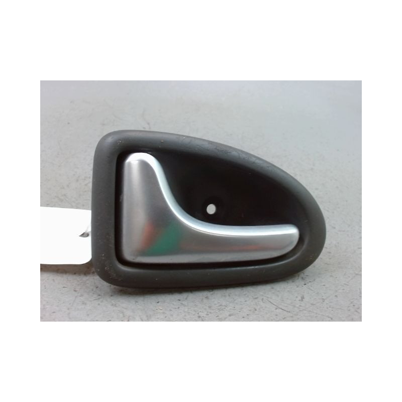 POIGNEE INTERIEURE PORTE AVANT GAUCHE RENAULT MEGANE SCENIC MONOSP. I Phase 2 1999-2003