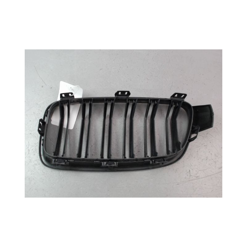 GRILLE VENTILATION PARE-CHOC AVD BMW SERIE 3 BERL. VI (F30/F80) 2011-...
