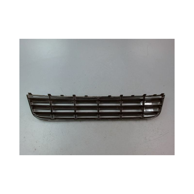 GRILLE PARE-CHOC AVANT VOLKSWAGEN PASSAT SW 2005-