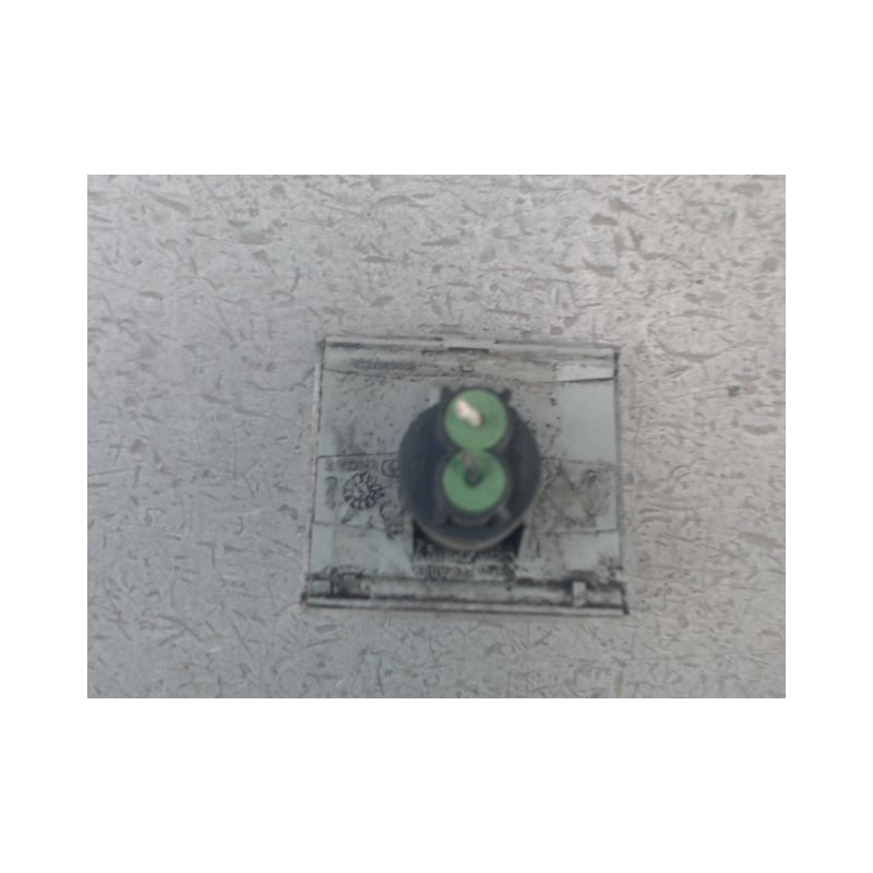 REPETITEUR AILE DROIT RENAULT CLIO