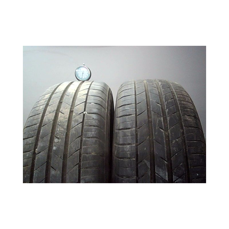 Paire de pneus KUMHO ECSTA HS52 195 55 16 87 V
