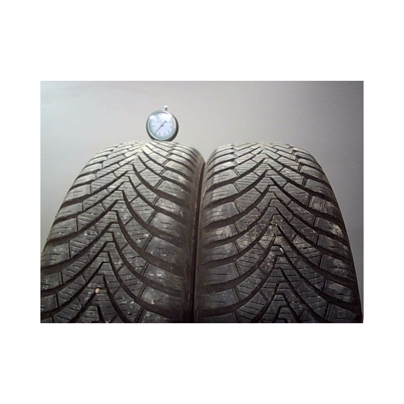 Paire de pneus KUMHO SOLUS 4S HA32 165 60 15 77 H