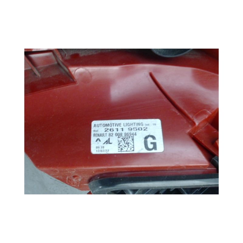 FEU ARRIERE GAUCHE  RENAULT CLIO