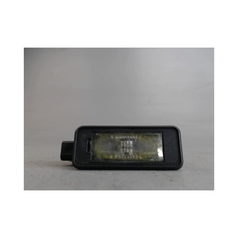 ECLAIREUR PLAQUE DE POLICE DROIT PEUGEOT 208