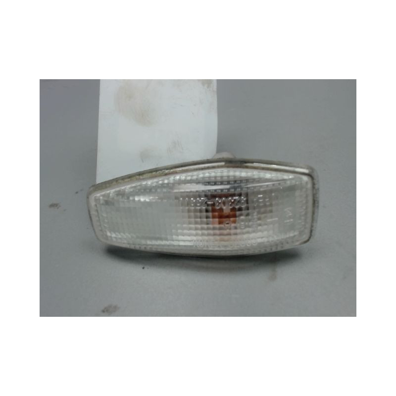 REPETITEUR AILE DROIT KIA SPORTAGE II 04-2007