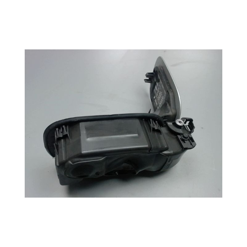 VOLET DE TRAPPE CARBURANT MERCEDES CLASSE B
