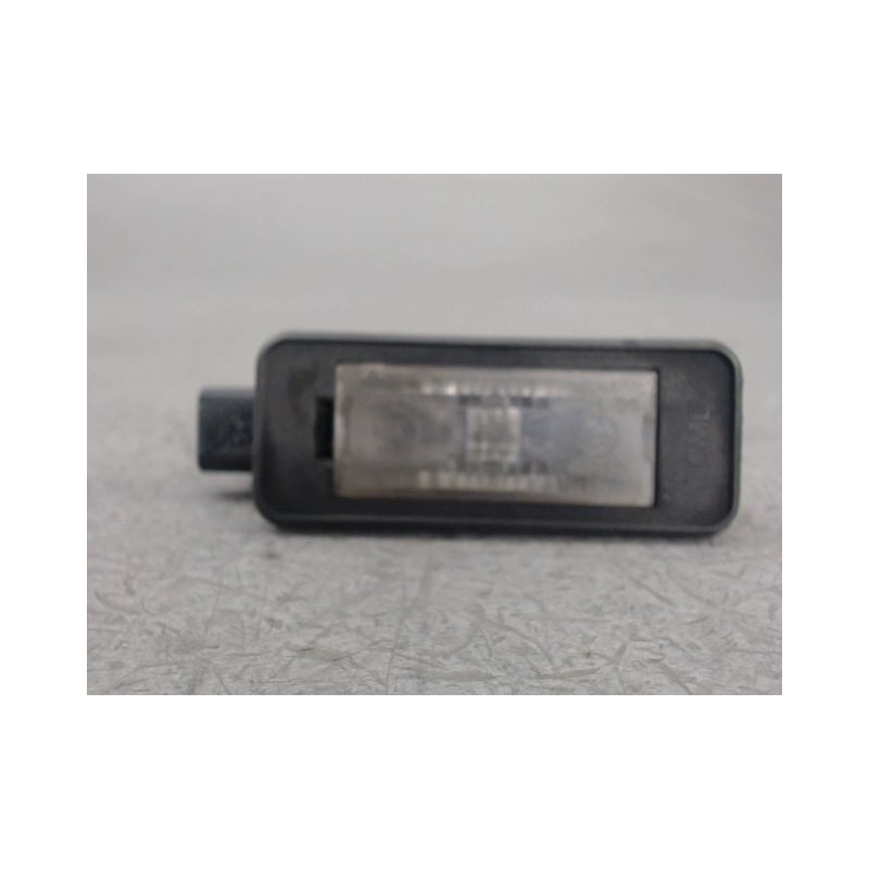 ECLAIREUR PLAQUE DE POLICE DROIT PEUGEOT 208