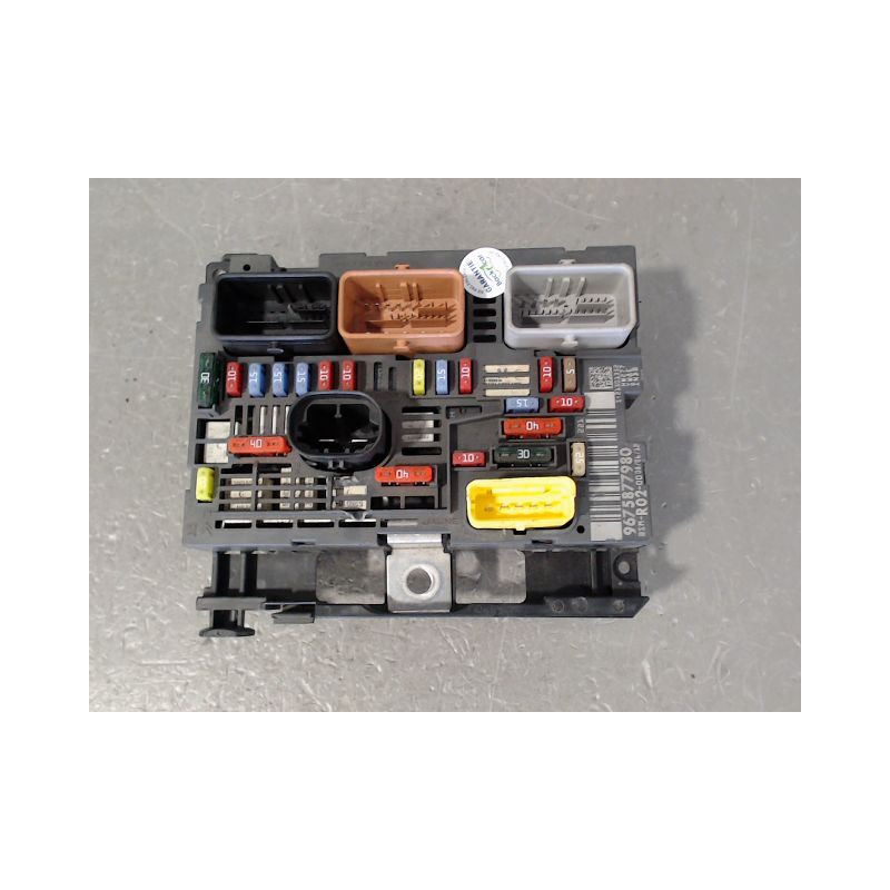 BOITE A FUSIBLES PEUGEOT 3008