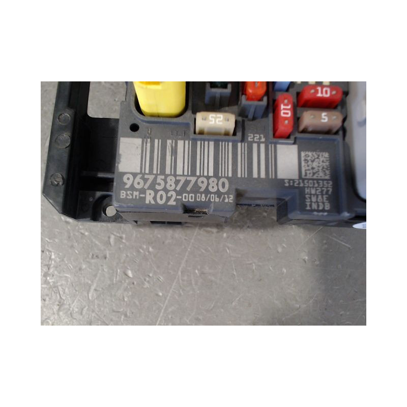 BOITE A FUSIBLES PEUGEOT 3008