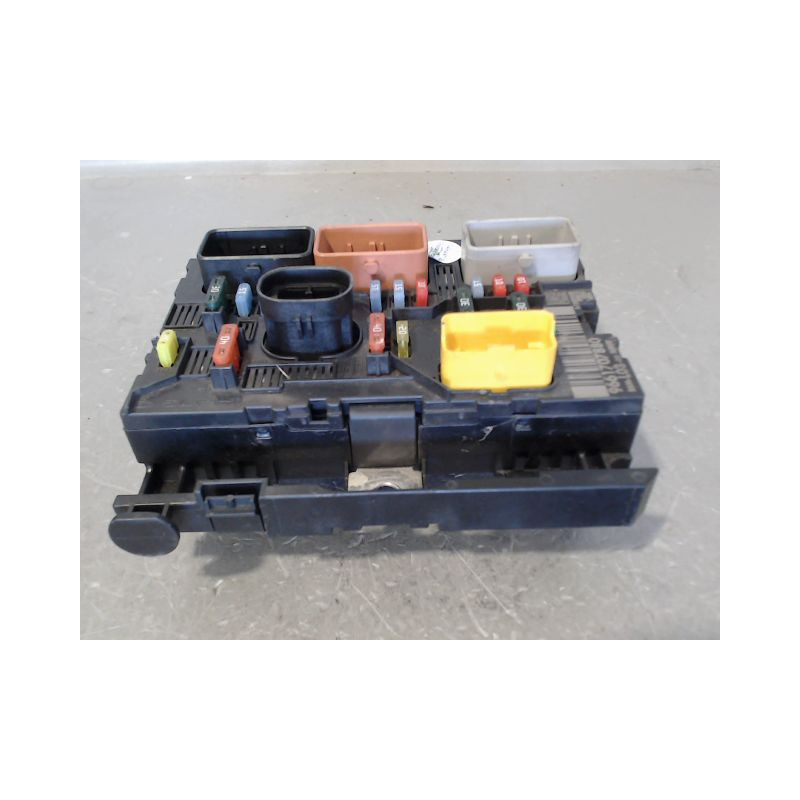 BOITE A FUSIBLES CITROEN C3