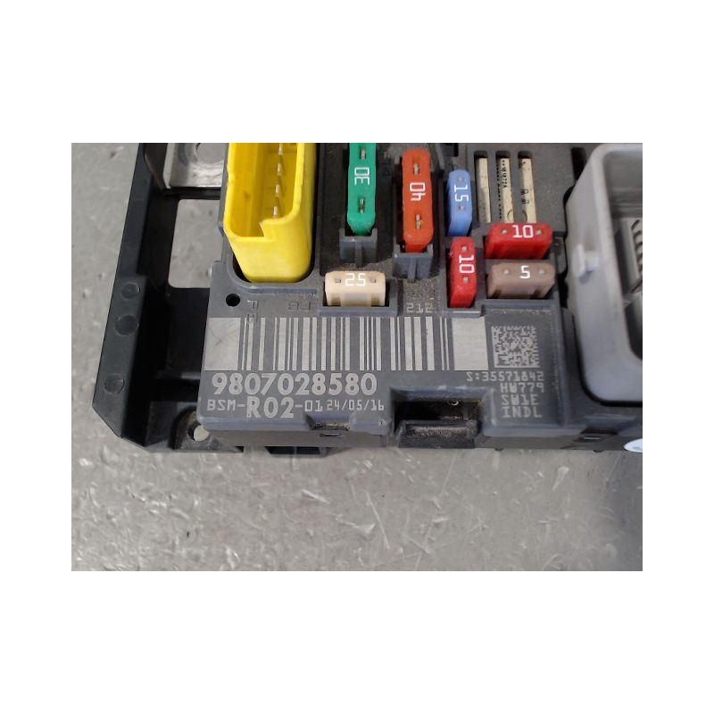 BOITE A FUSIBLES PEUGEOT 3008