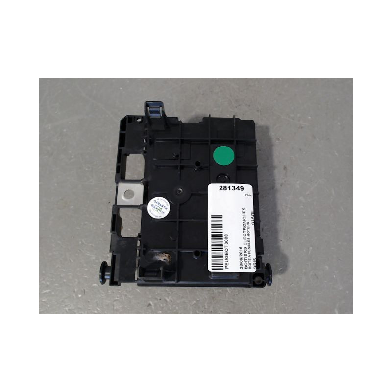 BOITE A FUSIBLES PEUGEOT 3008