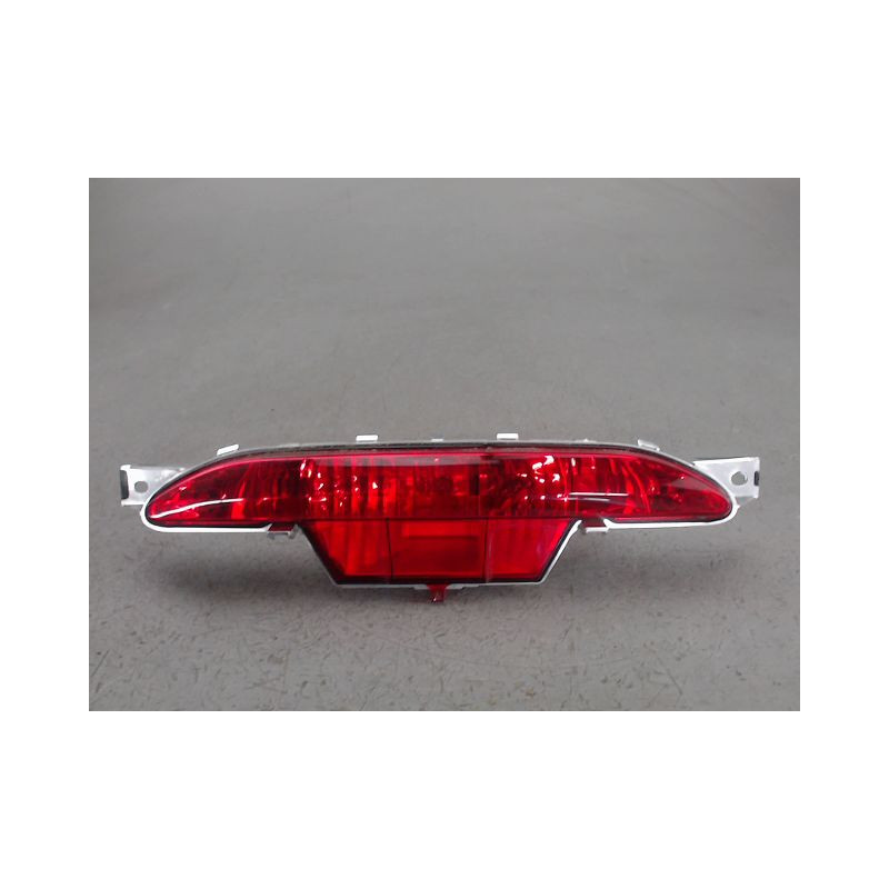 FEU BROUILLARD CENTRAL ARRIERE PEUGEOT 208