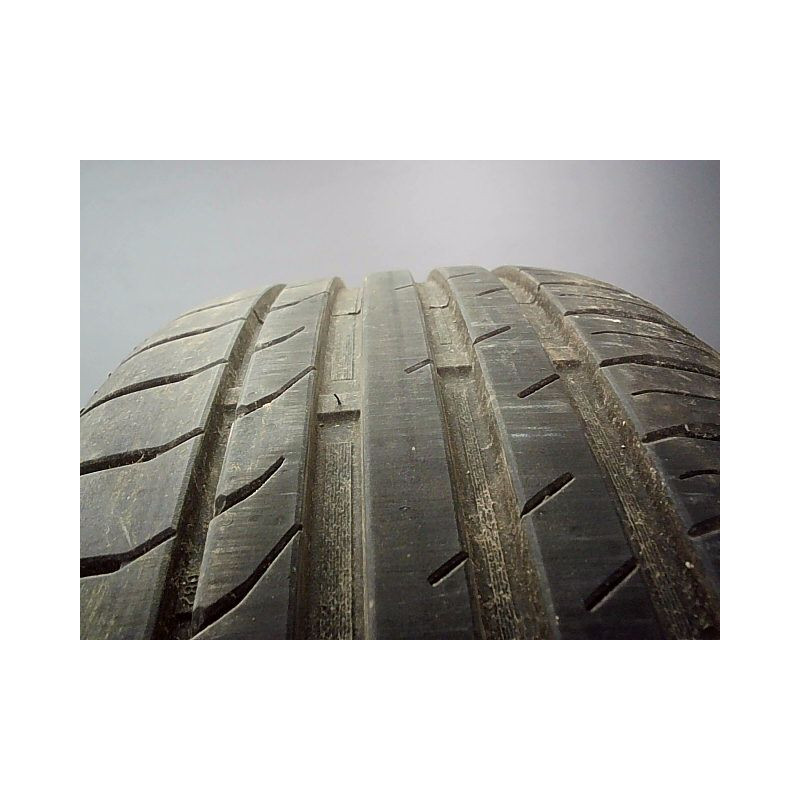 Pneu TRAZANO ZUPERECO Z-107 215 55 17 98 W