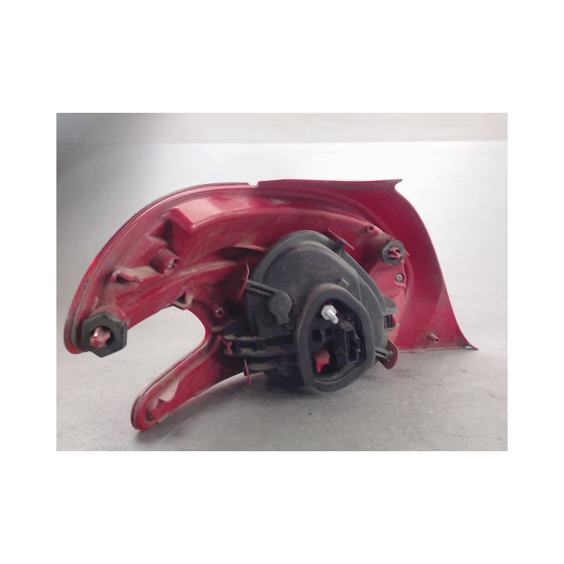 FEU ARRIERE DROIT PEUGEOT 208