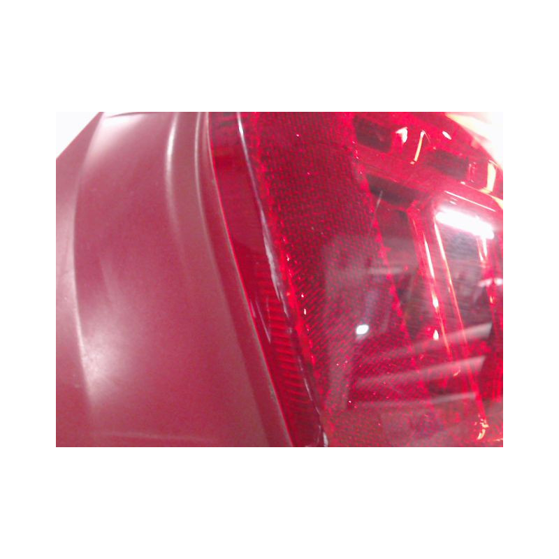 FEU ARRIERE DROIT PEUGEOT 208