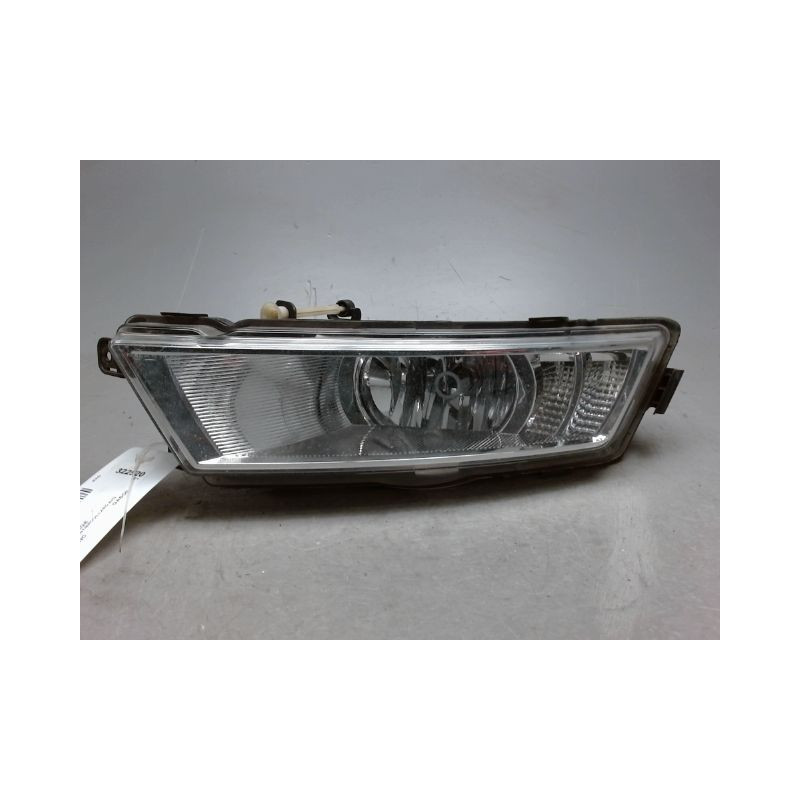 PHARE ANTIBROUILLARD AVANT GAUCHE SKODA RAPID