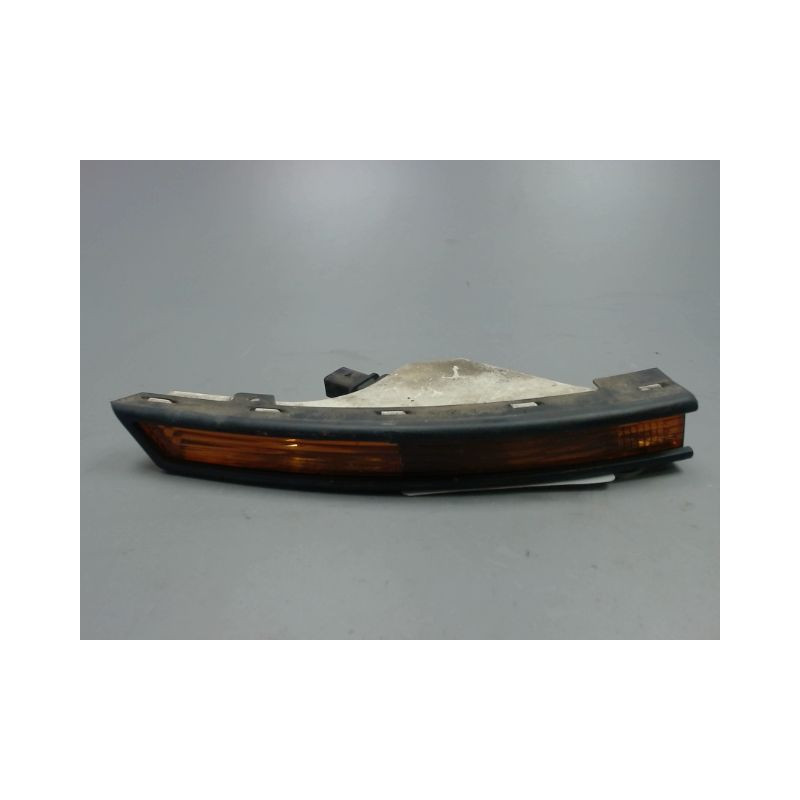 CLIGNOTANT DROIT VOLKSWAGEN PASSAT 5 1.9 TDI - 8V TURBO