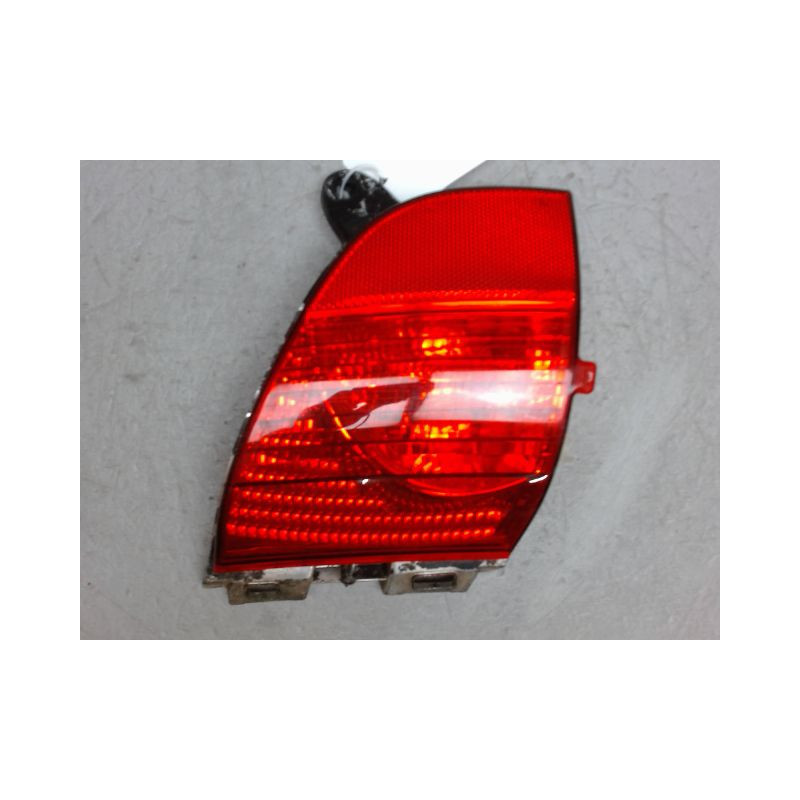 FEU DE PARE-CHOC ARRIERE GAUCHE PEUGEOT 2008