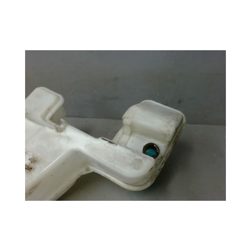 RESERVOIR LAVE-GLACE AVANT PEUGEOT 308