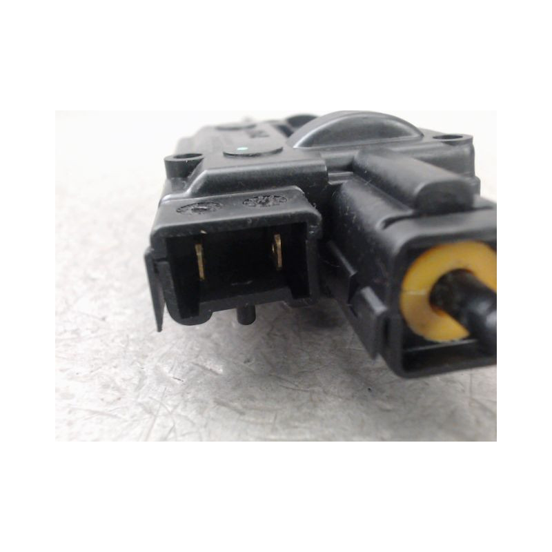 ACTIONNEUR TRAPPE CARBURANT RENAULT CLIO