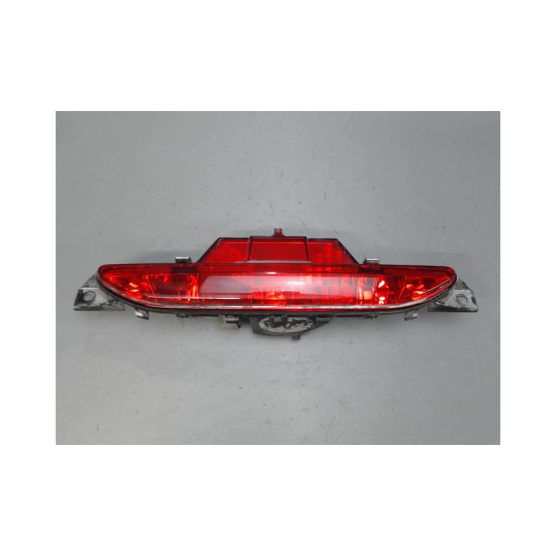 FEU BROUILLARD CENTRAL ARRIERE PEUGEOT 208