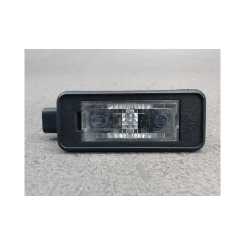 ECLAIREUR PLAQUE DE POLICE DROIT PEUGEOT 208