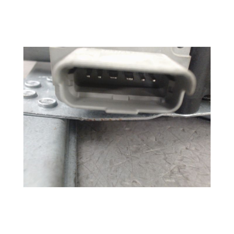 MECANISME LEVE-GLACE AVANT GAUCHE DACIA SANDERO