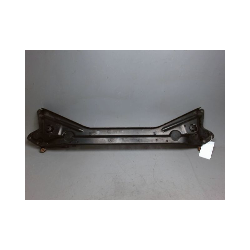 TRAVERSE SUPERIEURE ARMATURE AVANT MERCEDES CLS
