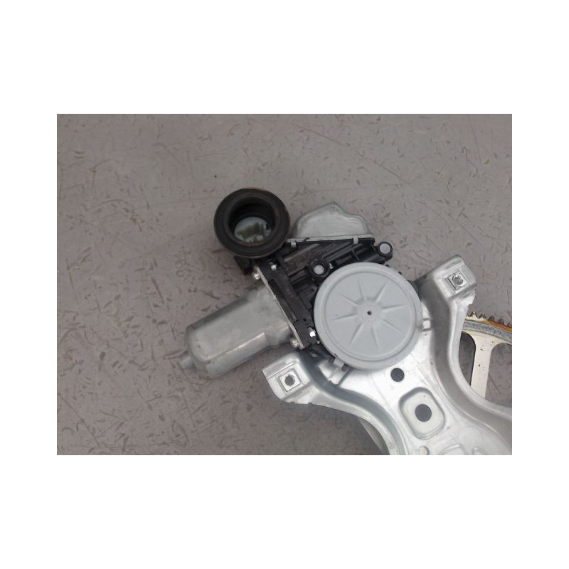 MECANISME LEVE-GLACE AVANT GAUCHE TOYOTA YARIS