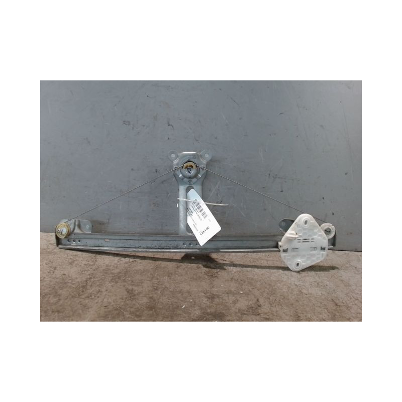 MECANISME LEVE-GLACE AVANT GAUCHE DACIA LOGAN 4 P 05-08