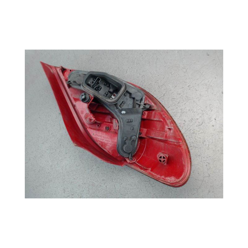 FEU ARRIERE DROIT PEUGEOT 207