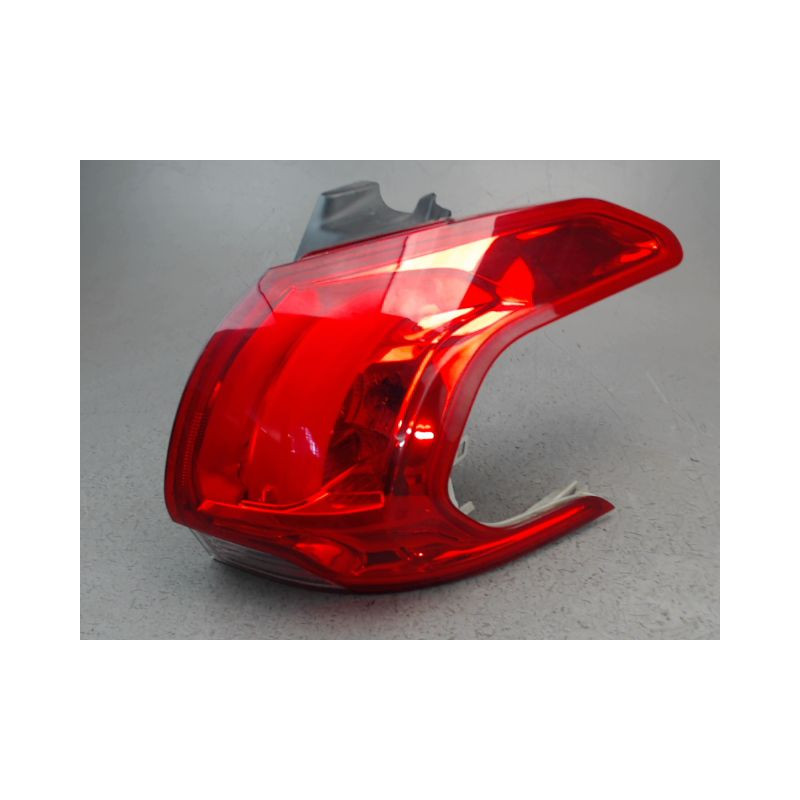 FEU ARRIERE DROIT PEUGEOT 2008