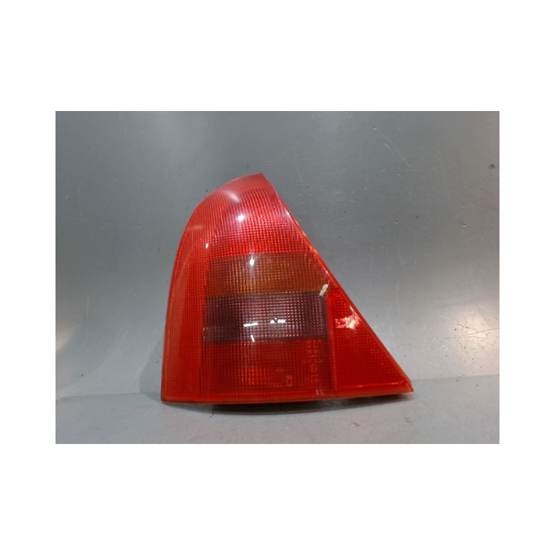FEU ARRIERE GAUCHE  RENAULT CLIO