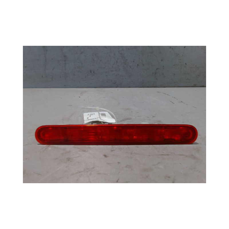 FEUX STOP SUPPLEMENTAIRE PEUGEOT 208