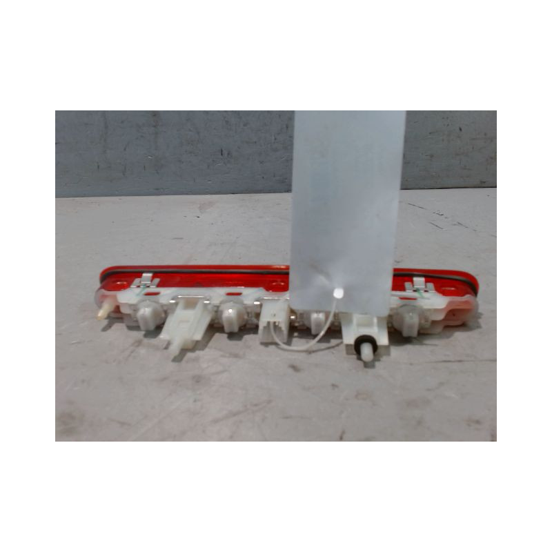 FEUX STOP SUPPLEMENTAIRE PEUGEOT 208