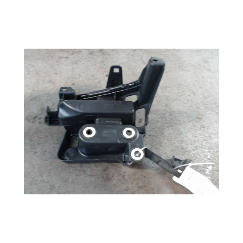 SUPPORT PARE-CHOC ARG PEUGEOT 208