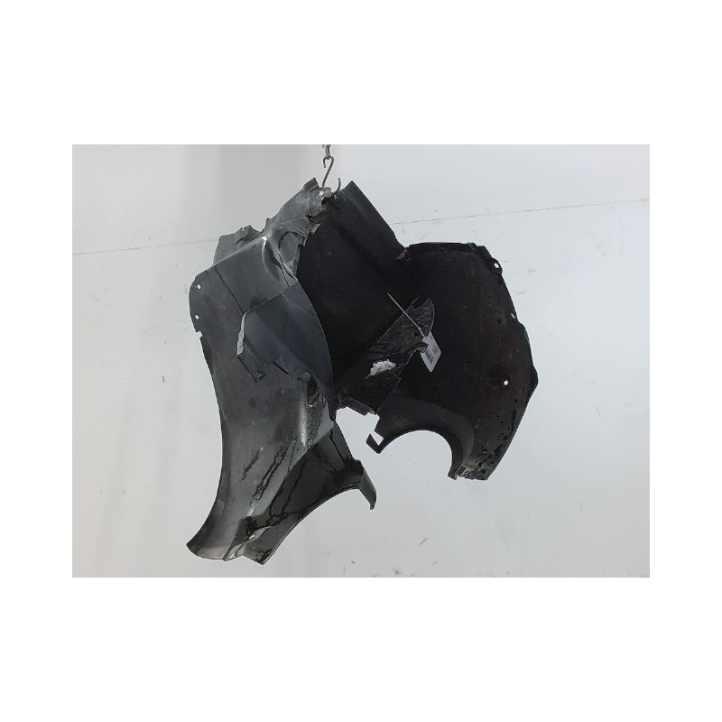 PARE-BOUE AVANT GAUCHE MERCEDES CLASSE C 203 PHASE 1 C 220 2.2